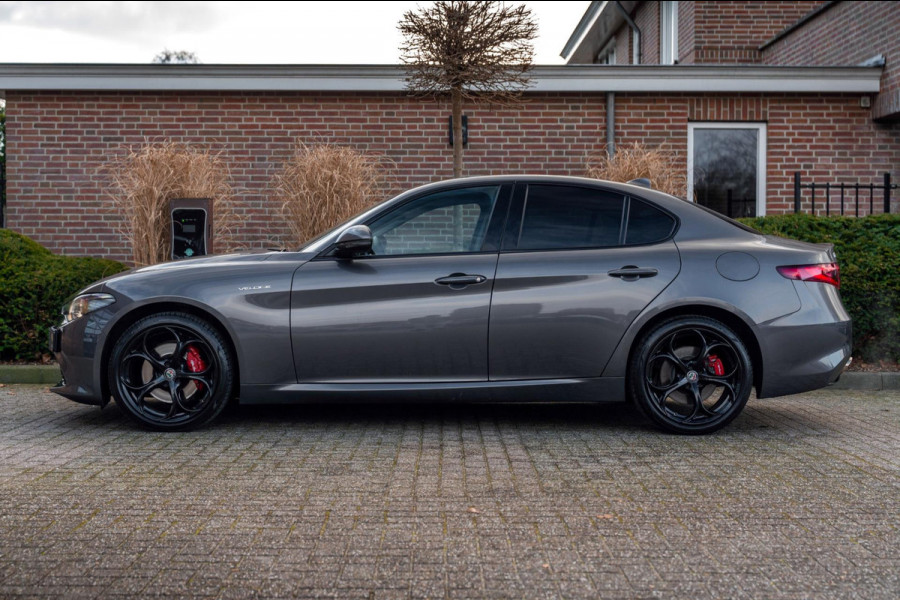 Alfa Romeo Giulia 2.0 T 280pk AWD Veloce Adaptive Camera Leder Stoel/Stuurverw. 19''