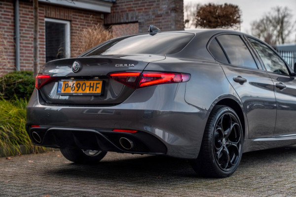 Alfa Romeo Giulia 2.0 T 280pk AWD Veloce Adaptive Camera Leder Stoel/Stuurverw. 19''