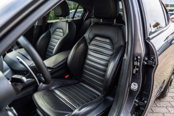 Alfa Romeo Giulia 2.0 T 280pk AWD Veloce Adaptive Camera Leder Stoel/Stuurverw. 19''