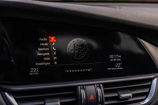 Alfa Romeo Giulia 2.0 T 280pk AWD Veloce Adaptive Camera Leder Stoel/Stuurverw. 19''
