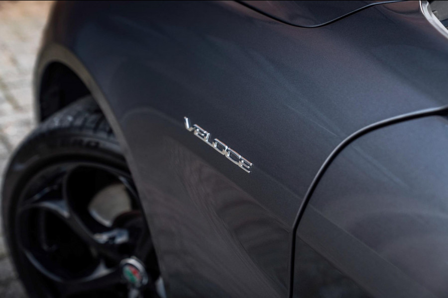 Alfa Romeo Giulia 2.0 T 280pk AWD Veloce Adaptive Camera Leder Stoel/Stuurverw. 19''