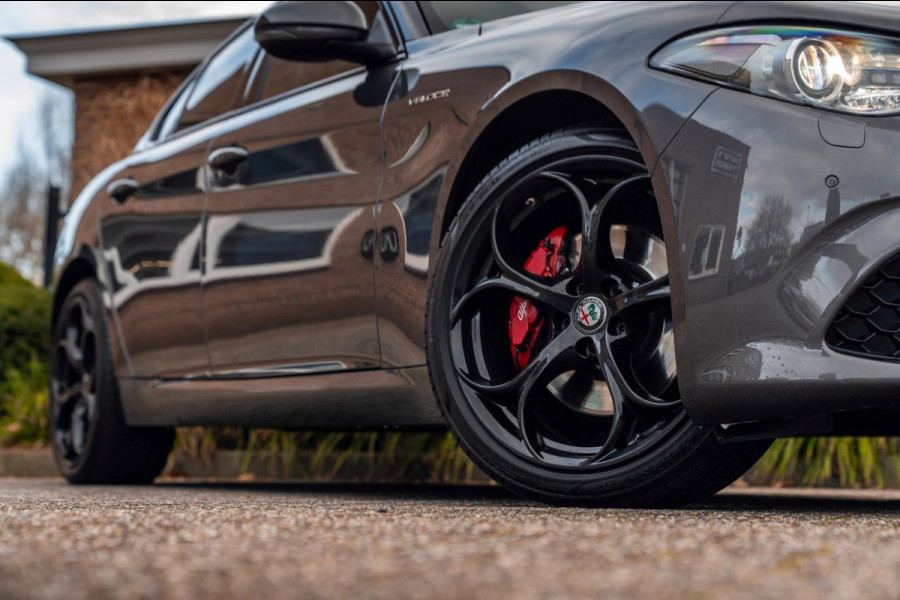 Alfa Romeo Giulia 2.0 T 280pk AWD Veloce Adaptive Camera Leder Stoel/Stuurverw. 19''