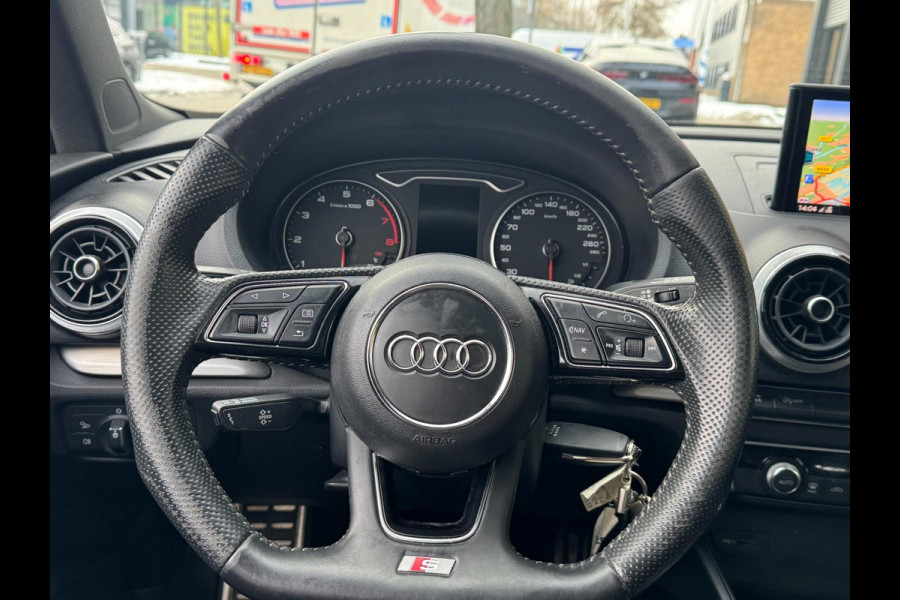 Audi A3 Sportback 30 TFSI Sport S Line Edition - Navigatie I Airco I Sport interieur & Velgen I PDC I Dealer onderhouden