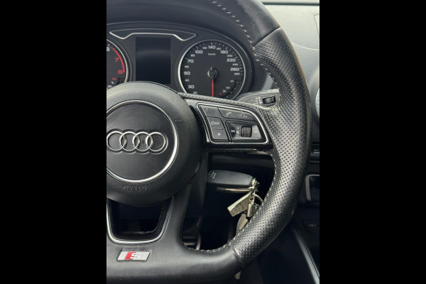 Audi A3 Sportback 30 TFSI Sport S Line Edition - Navigatie I Airco I Sport interieur & Velgen I PDC I Dealer onderhouden