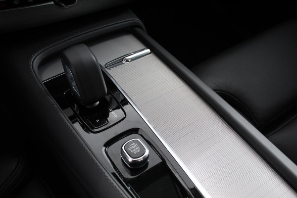 Volvo XC90 2.0 T8 455pk Recharge AWD Ultimate Dark | DEMO ! | Leder | Panorama-schuifdak | Navigatie | Harman Kardon | Electrisch bedienbare achterklep | Camera