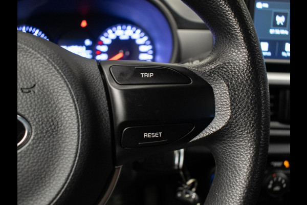 Kia Picanto 1.0 MPi BLACK/PACK (APPLECAR PLAY,NAVI,LED,SPORTSTOELEN,AIRCO,BLACK,NETTESTAAT)