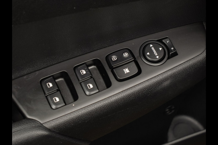 Kia Picanto 1.0 MPi BLACK/PACK (APPLECAR PLAY,NAVI,LED,SPORTSTOELEN,AIRCO,BLACK,NETTESTAAT)