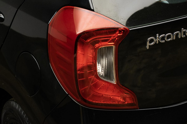 Kia Picanto 1.0 MPi BLACK/PACK (APPLECAR PLAY,NAVI,LED,SPORTSTOELEN,AIRCO,BLACK,NETTESTAAT)