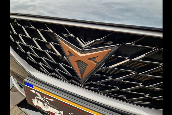 CUPRA Formentor 2.0 TSI 4DRIVE VZ 310 PK /Pano /Led /Carbon stoelen /Winterpakket