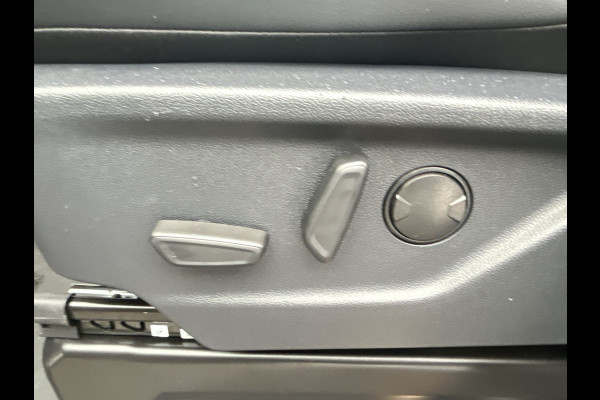 Ford E-Transit Custom 340 L2H1 Sport 71 kWh 2x schuifdeur, LMV 19'', navigatie, laadvloer, trekhaak, camera Snel leverbaar