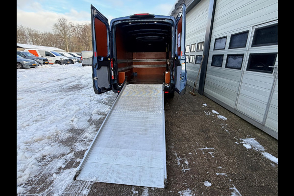 Ford Transit 350 2.0 TDCI 185pk Automaat Euro 6 L3H2 Limited - Rijplaat