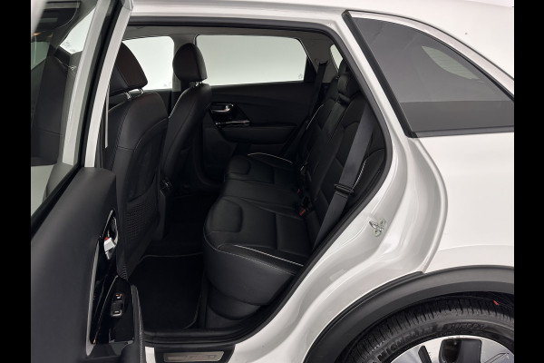 Kia e-Niro ExecutiveLine 64 kWh [ 3-Fase ] {SOH-100%} (INCL-BTW)  Aut.*LEATHER | FULL-LED | NAVI-FULLMAP | ADAPTIVE-CRUISE | CAMERA | MEMORY-PACK | LANE-ASSIST | KEYLESS | DIGI-COCKPIT | PRIVACY-GLASS | 17"ALU*