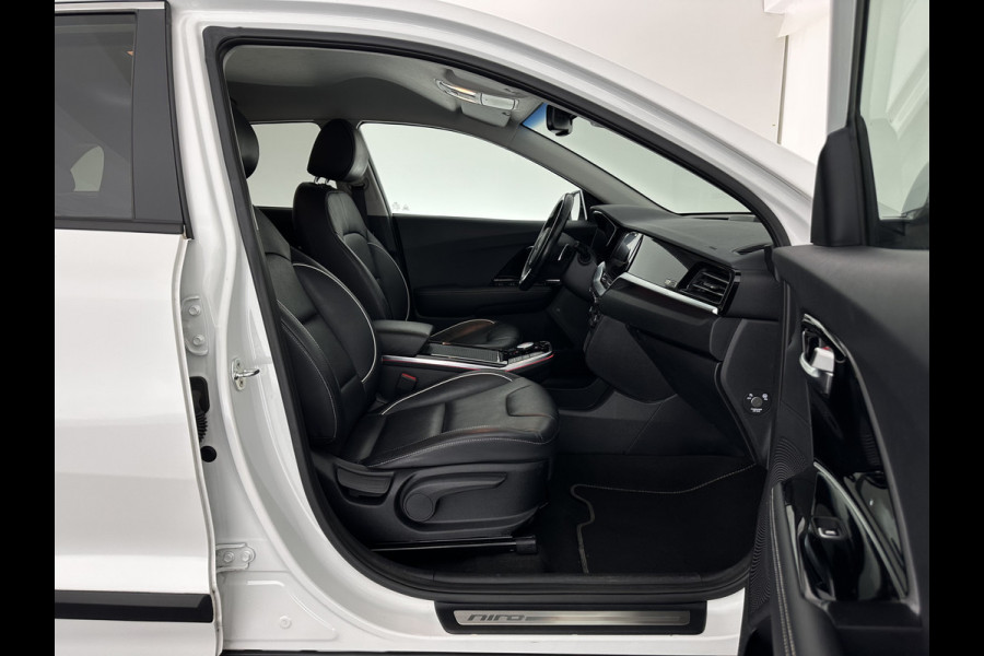 Kia e-Niro ExecutiveLine 64 kWh [ 3-Fase ] {SOH-100%} (INCL-BTW)  Aut.*LEATHER | FULL-LED | NAVI-FULLMAP | ADAPTIVE-CRUISE | CAMERA | MEMORY-PACK | LANE-ASSIST | KEYLESS | DIGI-COCKPIT | PRIVACY-GLASS | 17"ALU*