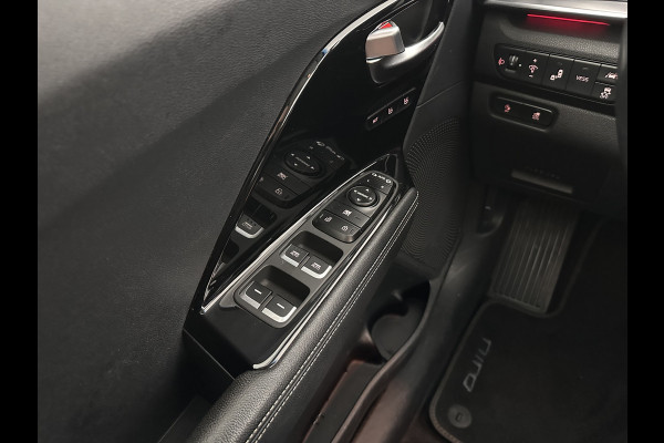 Kia e-Niro ExecutiveLine 64 kWh [ 3-Fase ] {SOH-100%} (INCL-BTW)  Aut.*LEATHER | FULL-LED | NAVI-FULLMAP | ADAPTIVE-CRUISE | CAMERA | MEMORY-PACK | LANE-ASSIST | KEYLESS | DIGI-COCKPIT | PRIVACY-GLASS | 17"ALU*