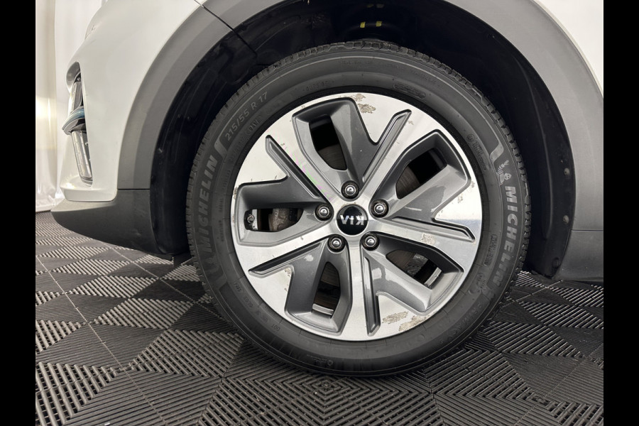 Kia e-Niro ExecutiveLine 64 kWh [ 3-Fase ] {SOH-100%} (INCL-BTW)  Aut.*LEATHER | FULL-LED | NAVI-FULLMAP | ADAPTIVE-CRUISE | CAMERA | MEMORY-PACK | LANE-ASSIST | KEYLESS | DIGI-COCKPIT | PRIVACY-GLASS | 17"ALU*