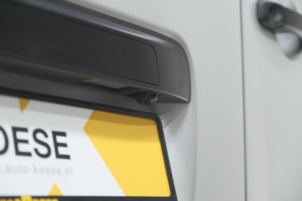 Opel Movano 2.3 Turbo L2H2 DC | Trekhaak | Camera | Navigatie | Climate Control