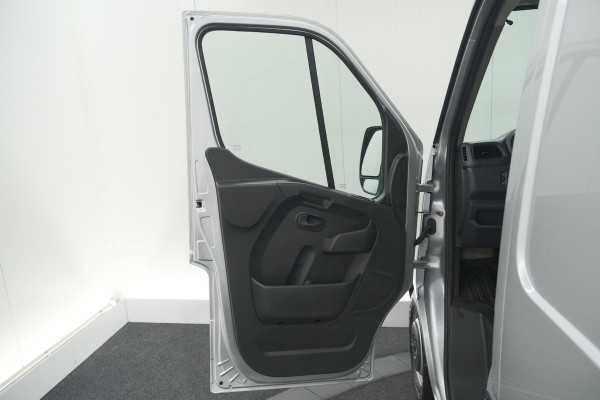 Opel Movano 2.3 Turbo L2H2 DC | Trekhaak | Camera | Navigatie | Climate Control