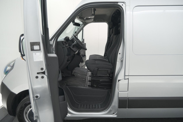 Opel Movano 2.3 Turbo L2H2 DC | Trekhaak | Camera | Navigatie | Climate Control