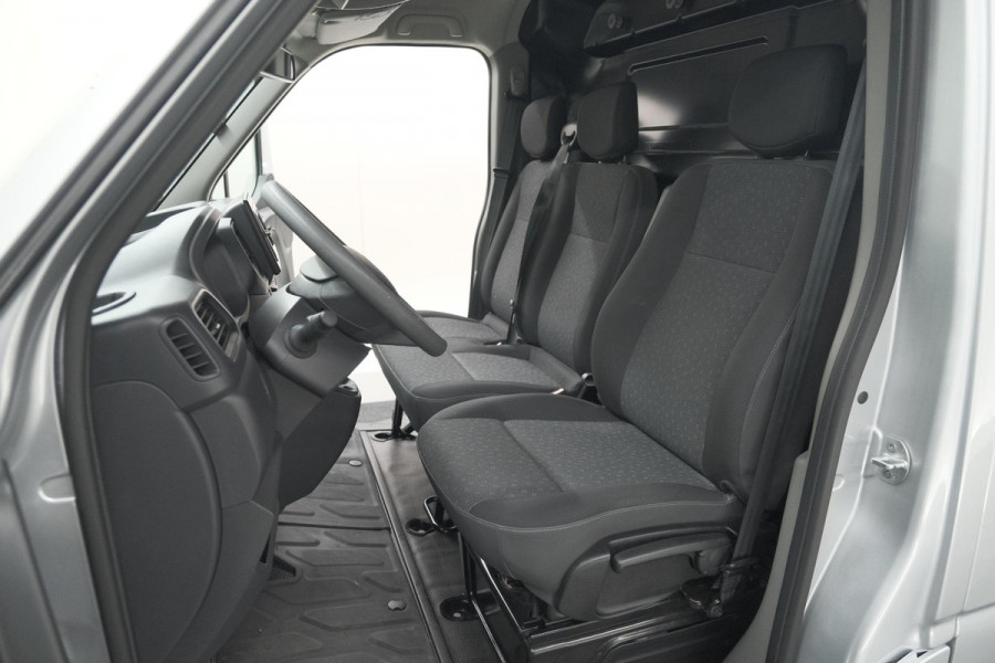 Opel Movano 2.3 Turbo L2H2 DC | Trekhaak | Camera | Navigatie | Climate Control