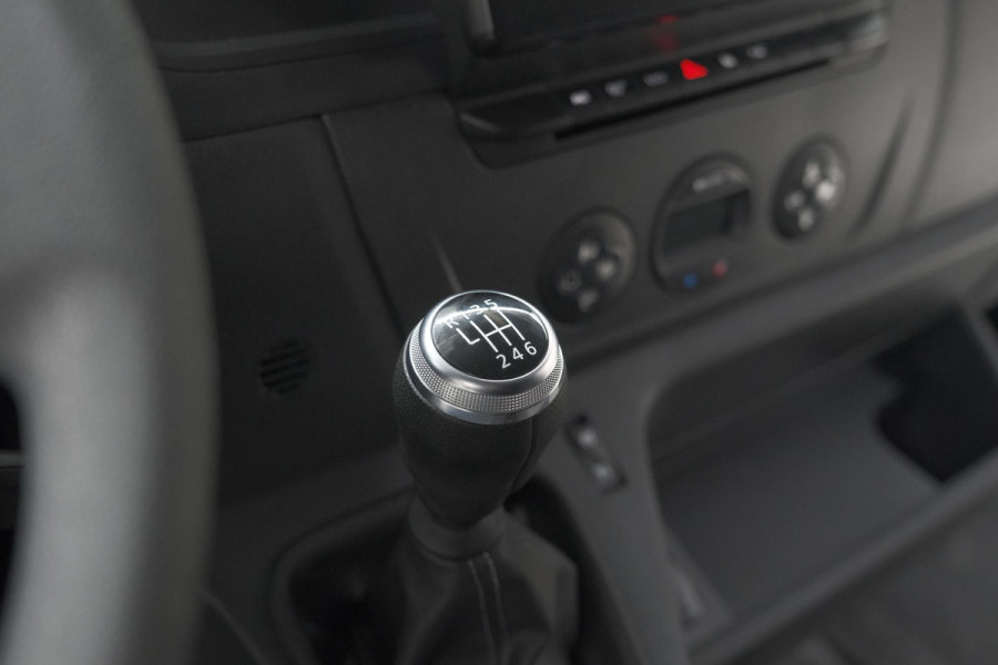 Opel Movano 2.3 Turbo L2H2 DC | Trekhaak | Camera | Navigatie | Climate Control