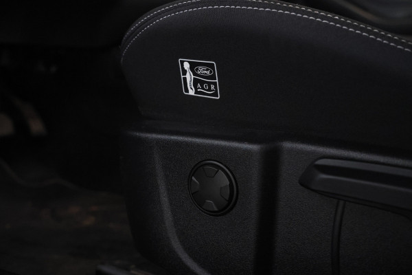 Ford FOCUS Wagon 1.5 EcoBlue Titanium Business Automaat, Navigatie, Climate,