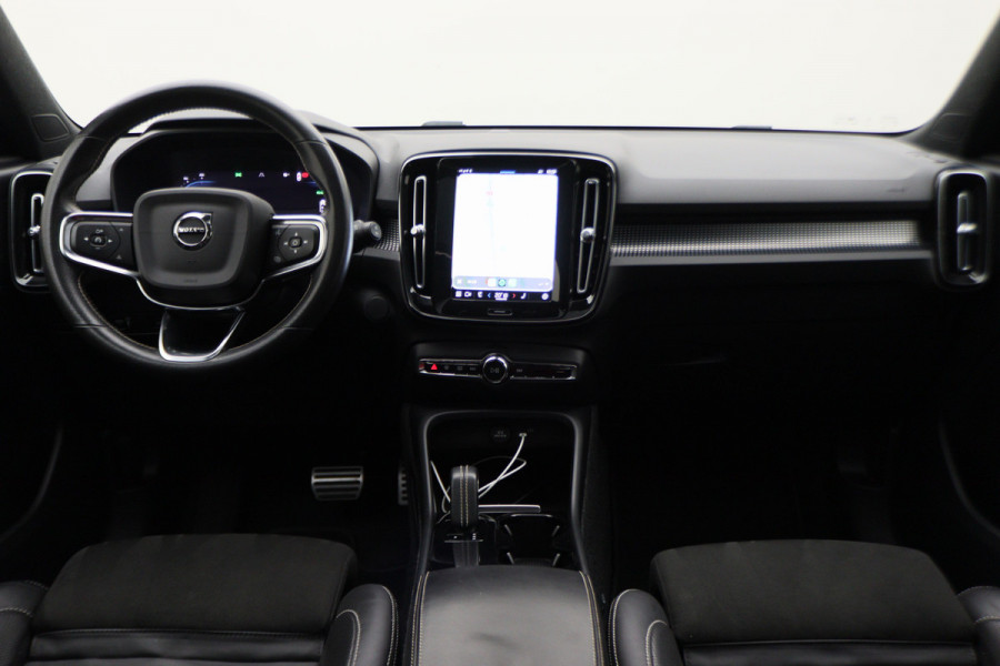 Volvo XC40 Recharge P8 AWD R-Design Two-Tone, Panoramadak, Apple Carplay, Pilot Assist, Trekhaak, 20"