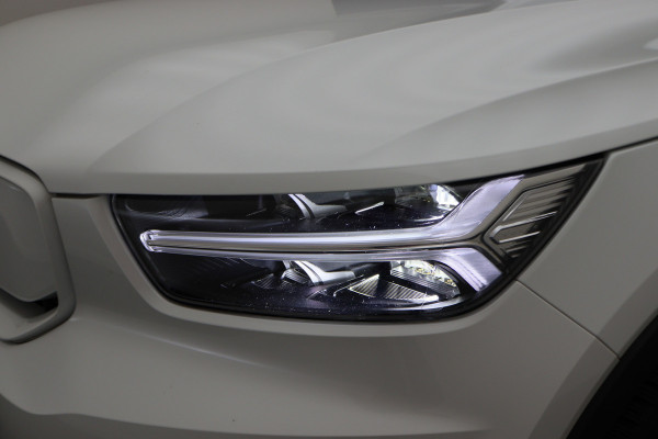 Volvo XC40 Recharge P8 AWD R-Design Two-Tone, Panoramadak, Apple Carplay, Pilot Assist, Trekhaak, 20"