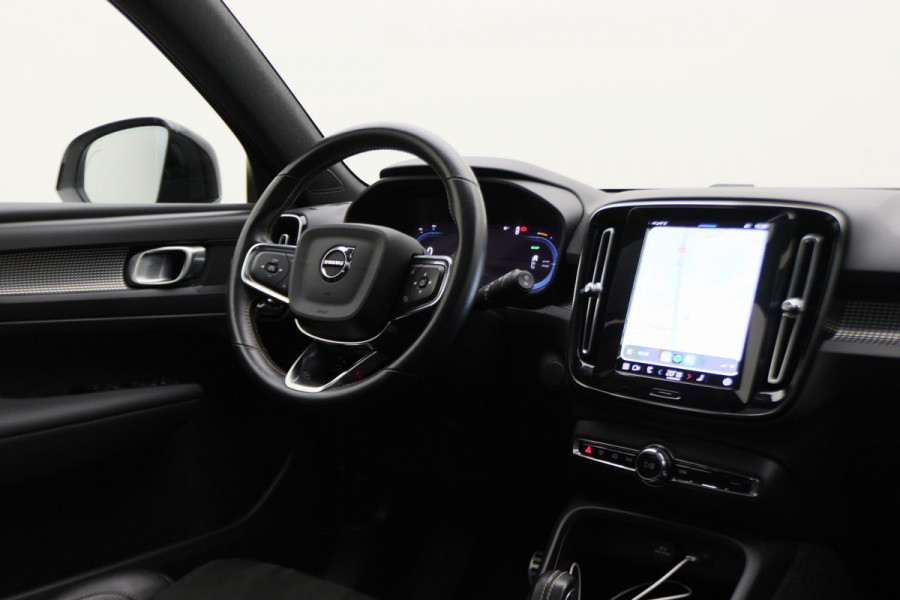 Volvo XC40 Recharge P8 AWD R-Design Two-Tone, Panoramadak, Apple Carplay, Pilot Assist, Trekhaak, 20"
