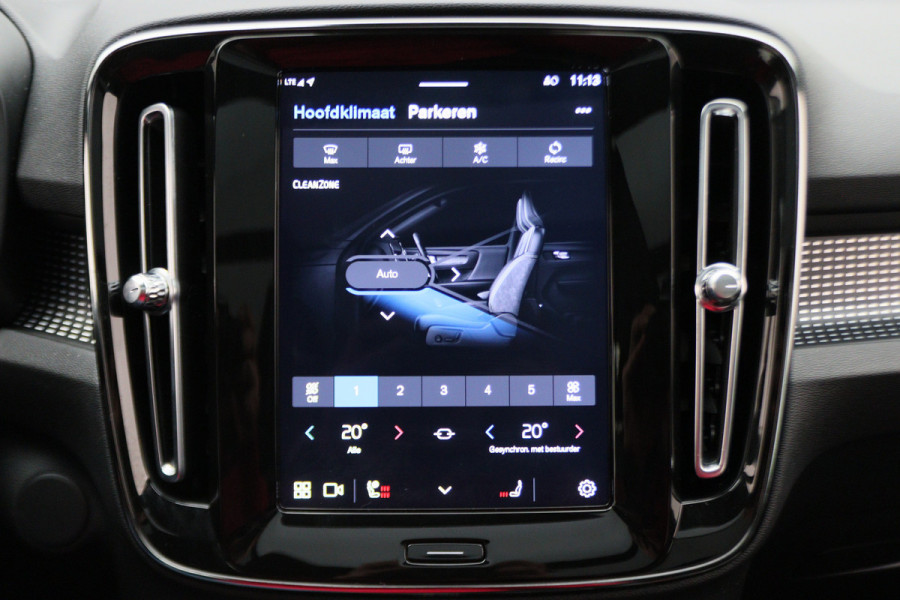 Volvo XC40 Recharge P8 AWD R-Design Two-Tone, Panoramadak, Apple Carplay, Pilot Assist, Trekhaak, 20"