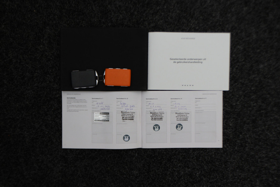 Volvo XC40 Recharge P8 AWD R-Design Two-Tone, Panoramadak, Apple Carplay, Pilot Assist, Trekhaak, 20"