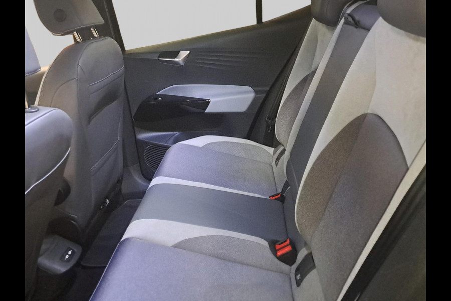 Volkswagen ID.3 First Plus 58 kWh Incl. Stoel en stuurverwarming | Apple Carplay/Android Auto | Navigatie