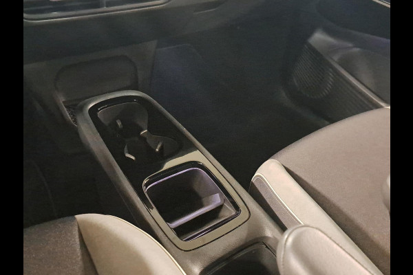 Volkswagen ID.3 First Plus 58 kWh Incl. Stoel en stuurverwarming | Apple Carplay/Android Auto | Navigatie