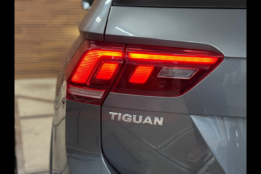 Volkswagen Tiguan 2.0 TSI 4Motion Highline R-Line | Panoramadak | PDC voor + achter | Elekt. Trekhaak