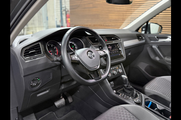 Volkswagen Tiguan 2.0 TSI 4Motion Highline R-Line | Panoramadak | PDC voor + achter | Elekt. Trekhaak