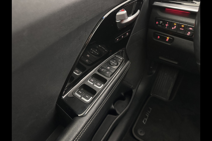Kia e-Niro ExecutiveLine 64 kWh [ 3-Fase ] {SOH-100%} (INCL.BTW) Aut.*LEATHER | FULL-LED | NAVI-FULLMAP | ADAPTIVE-CRUISE | CAMERA | MEMORY-PACK | LANE-ASSIST | KEYLESS | DIGI-COCKPIT | PRIVACY-GLASS | 17"ALU*