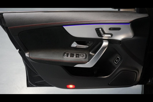 Mercedes-Benz CLA-Klasse 250 e AMG AUTOMAAT-AMBIANCE-CAMERA-ELEKTR MEMORY-KEYLESS-MBUX-MULTIBEAM-PANORAMA