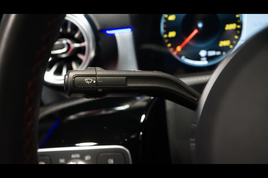 Mercedes-Benz CLA-Klasse 250 e AMG AUTOMAAT-AMBIANCE-CAMERA-ELEKTR MEMORY-KEYLESS-MBUX-MULTIBEAM-PANORAMA