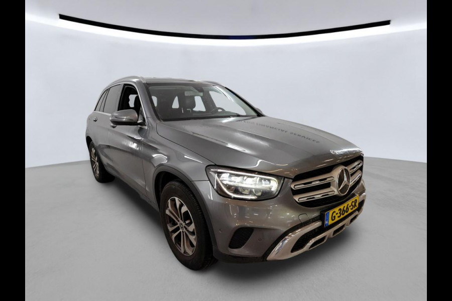 Mercedes-Benz GLC 200 Automaat | LED verlichting | Stoelverwarming | Trekhaak afneembaar | Climate & cruise control | Navigatiesysteem | Achteruit
