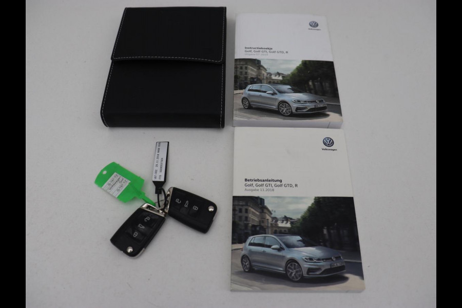 Volkswagen Golf 1.5 TSI R Line | Panoramadak | Trekhaak | Stoelverwarming | Adaptive cruise | Camera | Carplay | Navigatie | Full LED | Navigatie