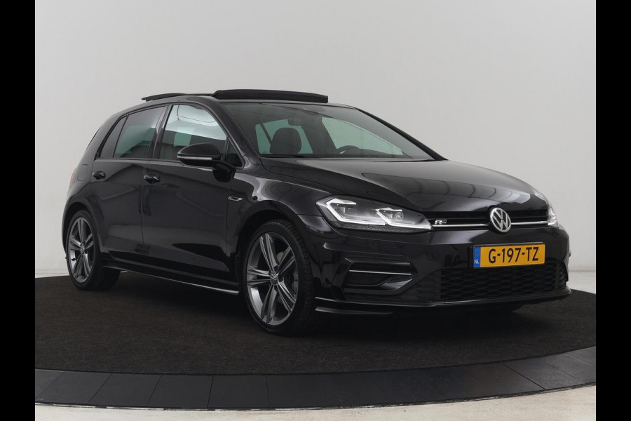 Volkswagen Golf 1.5 TSI R Line | Panoramadak | Trekhaak | Stoelverwarming | Adaptive cruise | Camera | Carplay | Navigatie | Full LED | Navigatie