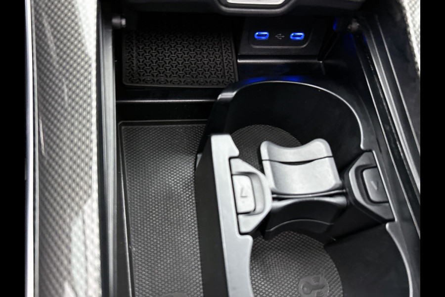 Mercedes-Benz C-Klasse Estate 300 e Star Edition LIMITED AMG | Night Pakket | Panorama Schuif-Kanteldak | Distronic | Apple CarPlay | Sfeerverlichting | Memory voorstoelen. Inclusief 24 maanden MB Certified garantie voor Europa.