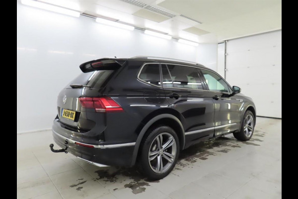 Volkswagen Tiguan Allspace 1.5 TSI Highline R Line Pano.dak Stoelvrw. Adapt.Cruise Business