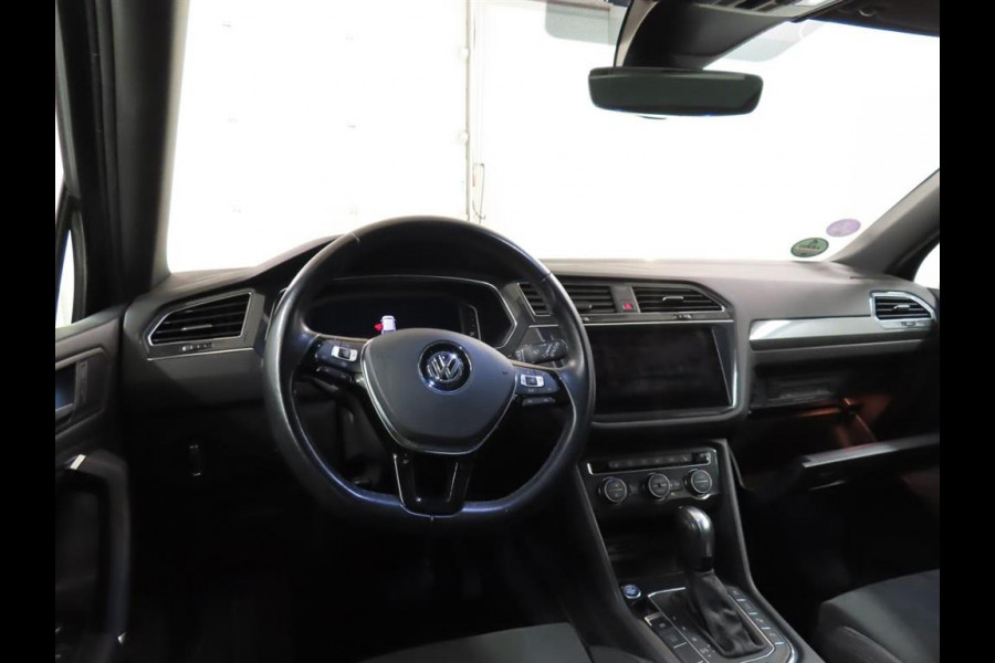 Volkswagen Tiguan Allspace 1.5 TSI Highline R Line Pano.dak Stoelvrw. Adapt.Cruise Business