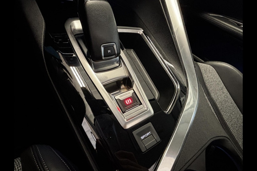Peugeot 3008 1.2 PureTech Allure Automaat | Afneembare trekhaak | Panoramadak | Navigatie | Achteruitrijcamera | Android auto / Apple carplay