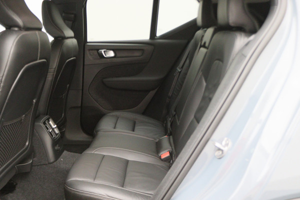 Volvo XC40 1.5 T4 Recharge Inscription Leer, Pilot Assist, Camera, Apple Carplay, Keyless, LED, 19"