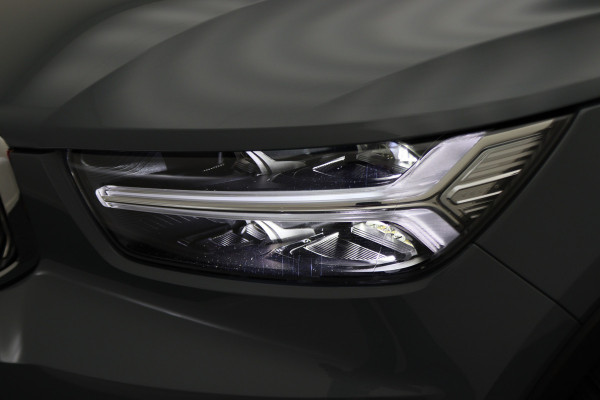 Volvo XC40 1.5 T4 Recharge Inscription Leer, Pilot Assist, Camera, Apple Carplay, Keyless, LED, 19"
