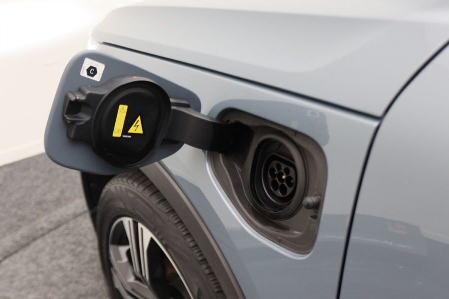 Volvo XC40 1.5 T4 Recharge Inscription Leer, Pilot Assist, Camera, Apple Carplay, Keyless, LED, 19"