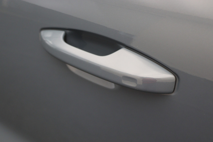 Volvo XC40 1.5 T4 Recharge Inscription Leer, Pilot Assist, Camera, Apple Carplay, Keyless, LED, 19"