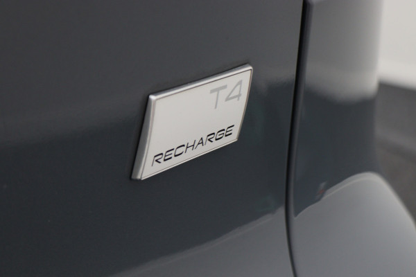 Volvo XC40 1.5 T4 Recharge Inscription Leer, Pilot Assist, Camera, Apple Carplay, Keyless, LED, 19"