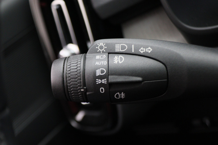 Volvo XC40 1.5 T4 Recharge Inscription Leer, Pilot Assist, Camera, Apple Carplay, Keyless, LED, 19"